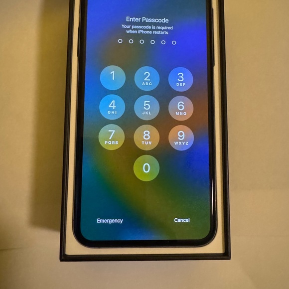 Apple iPhone 11 Pro - Space Gray - Picture 3 of 10